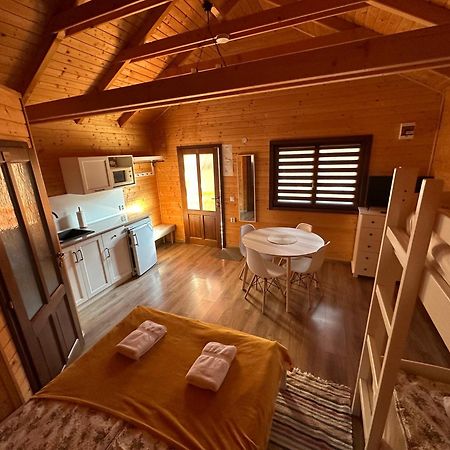 Riverside Woodhouses Прайд Екстериор снимка