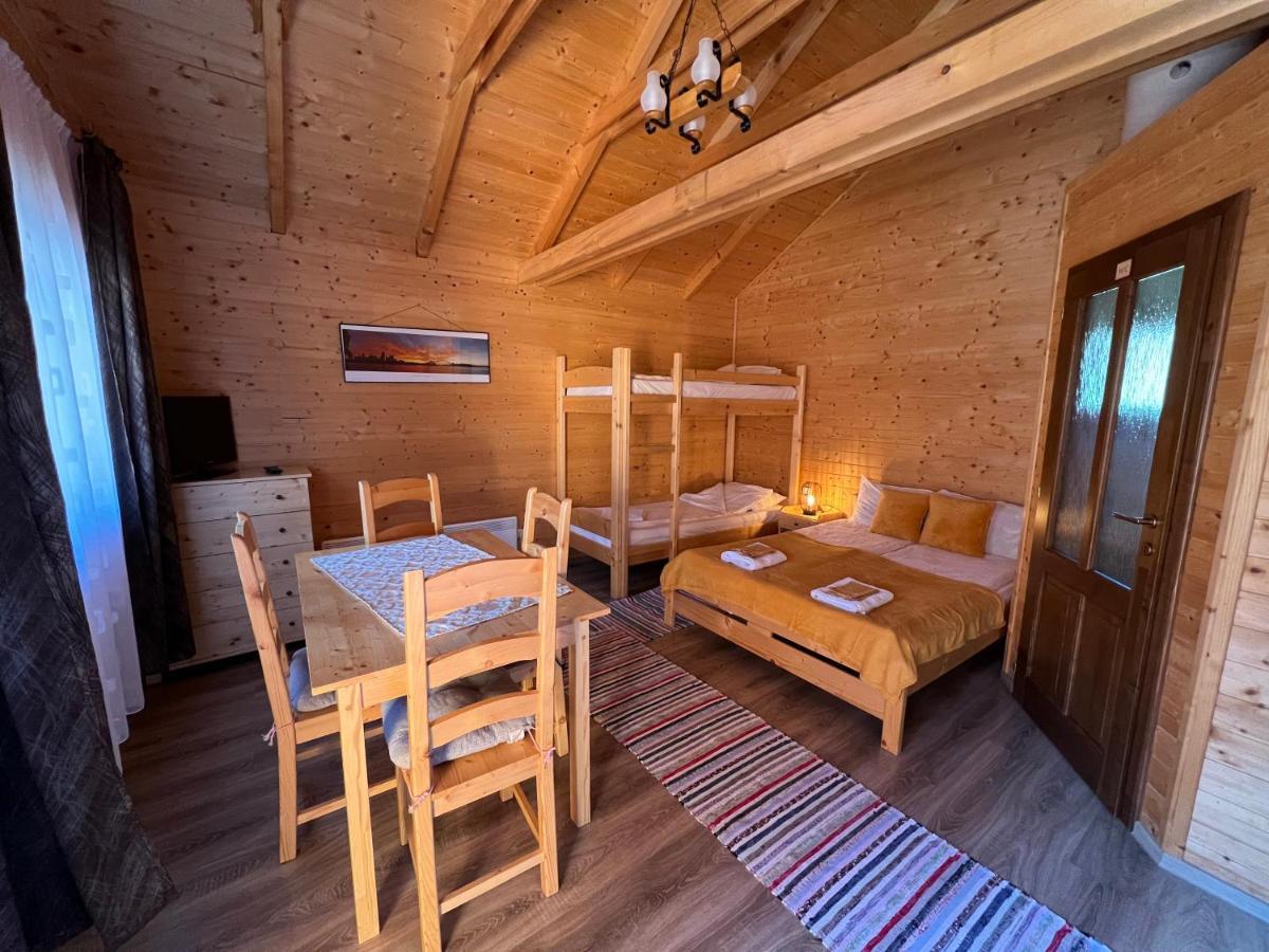 Riverside Woodhouses Прайд Екстериор снимка