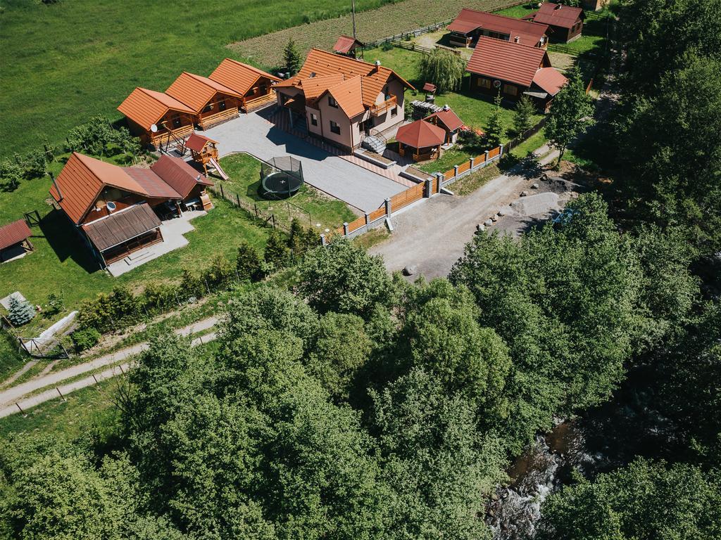 Riverside Woodhouses Прайд Екстериор снимка
