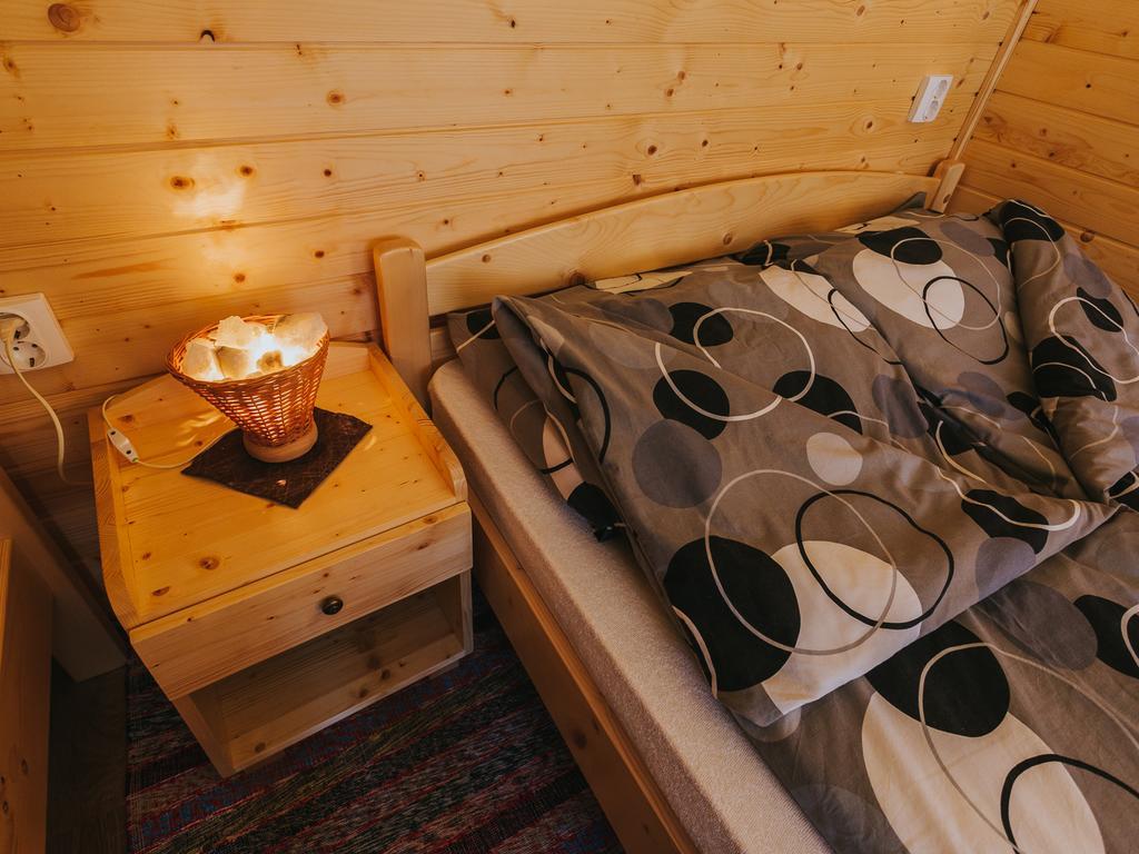 Riverside Woodhouses Прайд Екстериор снимка