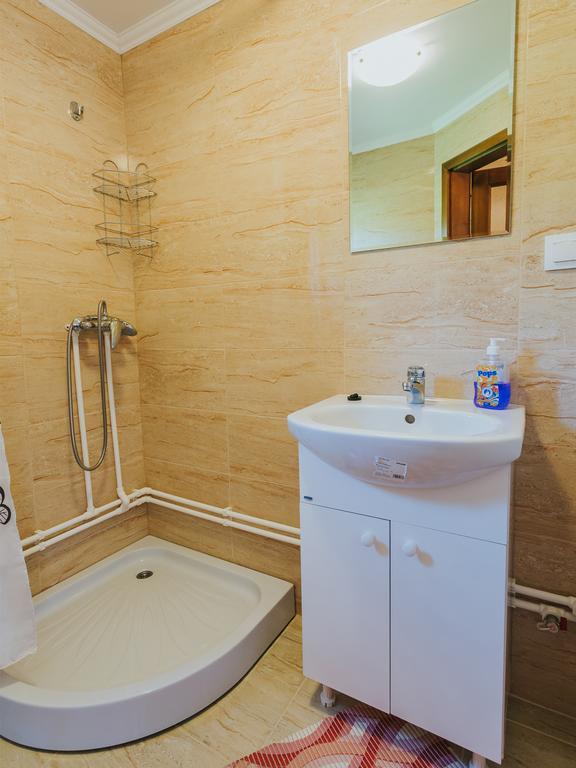 Riverside Woodhouses Прайд Екстериор снимка